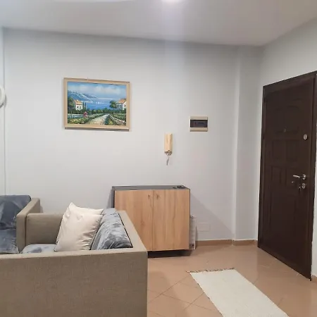Apartment Mali I Robit